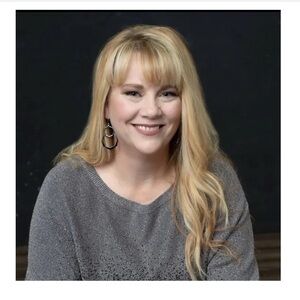 Meet your Posher, Catina